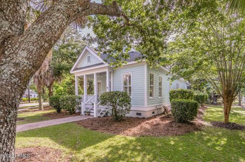 6 Rowell Ln, Beaufort, SC 29902-5734