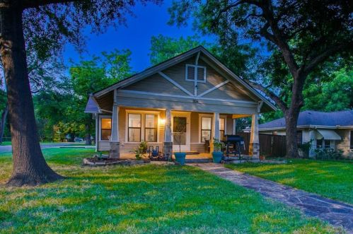 306 Main St, Terrell, TX 75160-2446