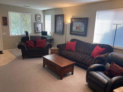 900 Sawtooth Dr, Upland, CA 91786-2474