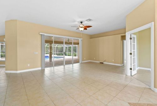 1698 Mockingbird Dr, Fort Pierce FL  34986-2045 exterior