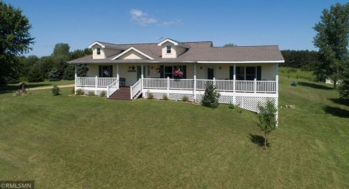 1748 30th Ave, Hammond WI  54015-5215 exterior