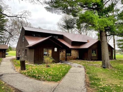 1 Fir Trl, Wisconsin Dells WI  53965-8848 exterior