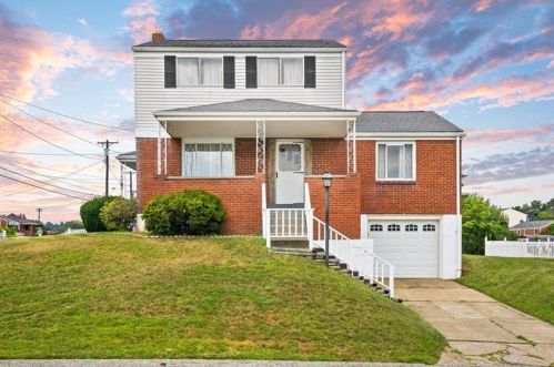 3219 Oakland Dr, Mckeesport, PA 15133-2209