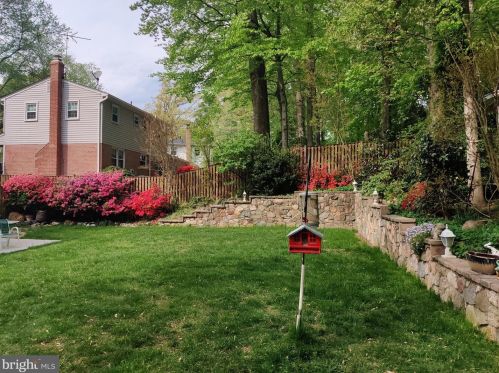 6621 Grey Fox Dr, Springfield, VA 22152-2610