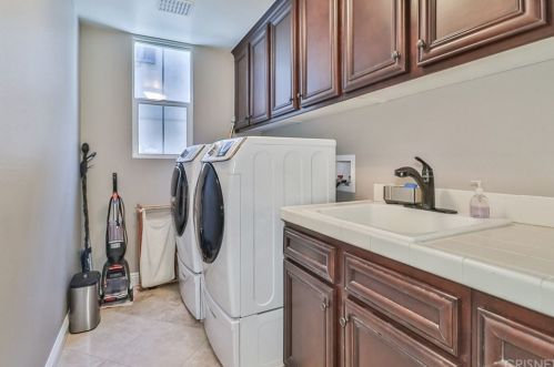 4110 Eagle Flight Dr, Simi Valley CA 93065-0225 exterior