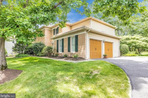 8 Alexis Dr, Prospectville, PA 19002-1927