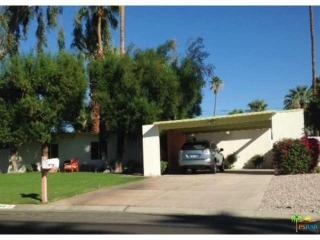 564 Roxbury Dr, Palm Springs CA 92264-8210 exterior