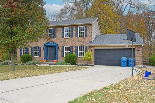 3743 Maplebrooke Ln, Amelia, OH 45102-1552