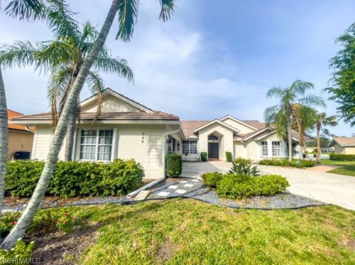 349 Wimbledon Ln, Naples, FL 34104-6599