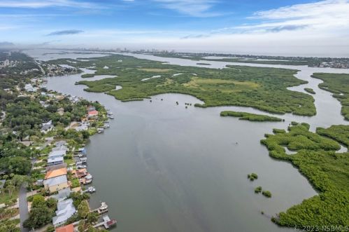 5959 Riverside Dr, Daytona Beach FL 32127-6445 exterior