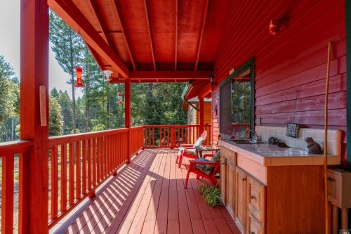 4116 Blackhawk Dr, Willits CA  95490-8777 exterior