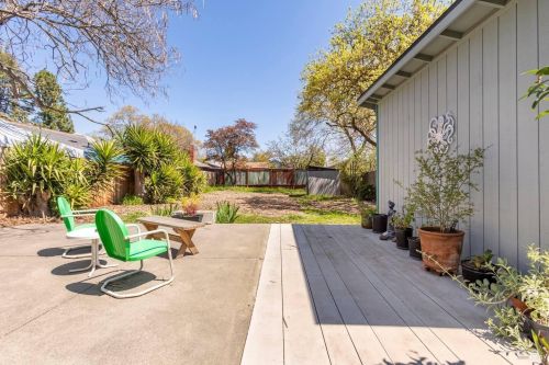 1006 Rutledge Ave, Santa Rosa CA  95404-5510 exterior