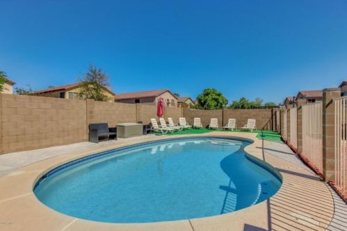 7582 Krall St, Glendale, AZ 85303-2955