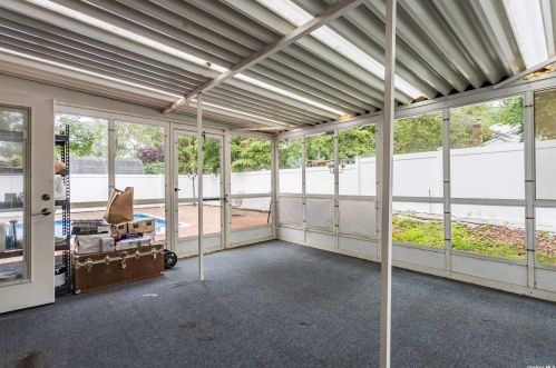 292 Parkside Ave, Miller Place NY  11764-3521 exterior