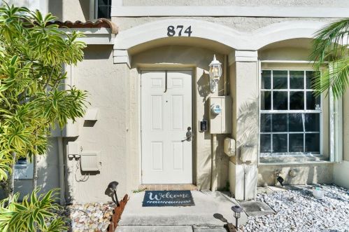 874 Summit Lake Dr, West Palm Beach FL  33406-9109 exterior