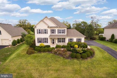 676 Shannon Dr, Upton, PA 17225-8498