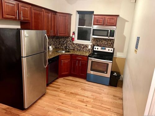 1432 Minford Pl, Bronx, NY 10460-5704