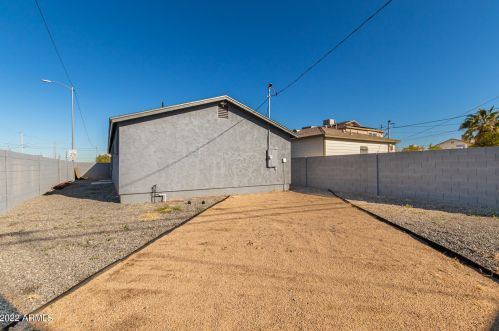 953 Cocopah St, Phoenix AZ  85007-4118 exterior