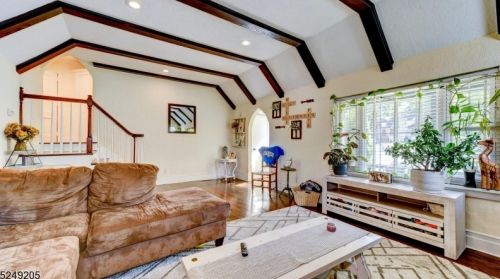 12 Hickory St, Cranford NJ  07016-3045 exterior