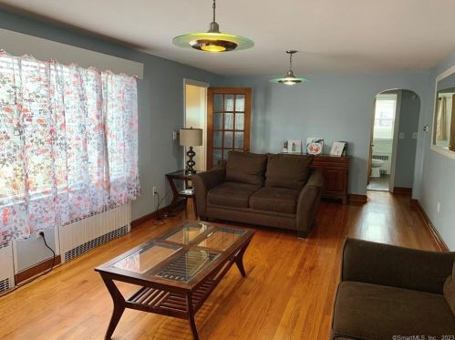 174 Light St, Stratford CT  06614-5219 exterior