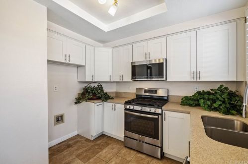 62 Magellan Aisle, Irvine CA exterior