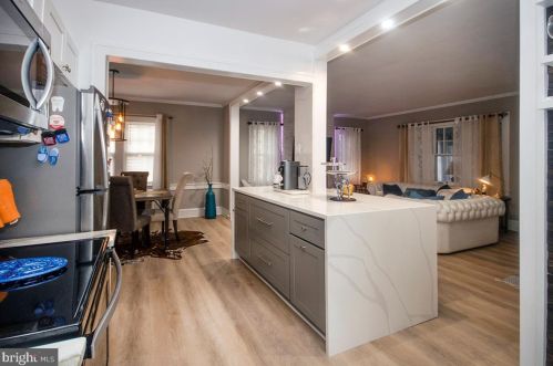 221 Kings Hwy, Camden NJ  08106-1616 exterior