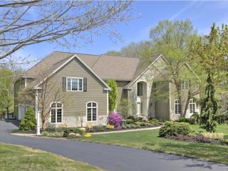 5 Chestnut St, Windham, NH 03087-1581