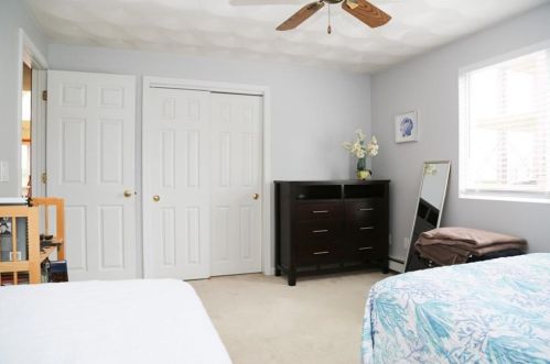853 Boston Neck Rd, South Kingstown RI  02882-2904 exterior