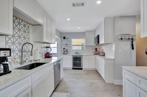 624 104th Ave, Naples FL  34108-3227 exterior