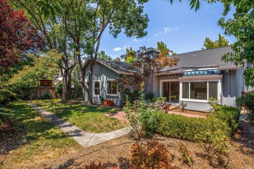 328 Windflower Ct, Windsor CA  95492-8618 exterior