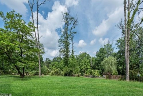 845 Vosseller Ave, Martinsville NJ  08836-2387 exterior