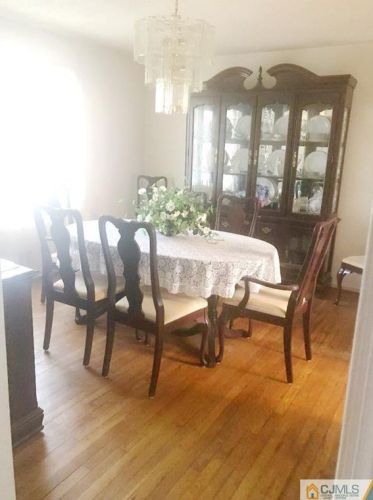 1 Kerry Ct, Old Bridge NJ  08857-2610 exterior