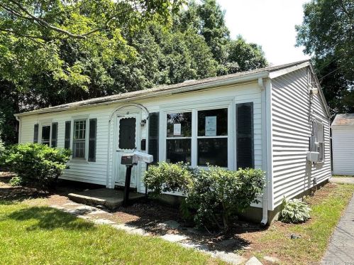 49 Lorraine Rd, Groton, CT 06340-4509