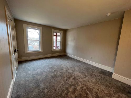 59 Oak St, Dover NH  03820-2828 exterior