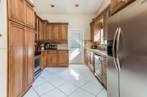 216 9th St, Dania Beach FL  33004-4439 exterior