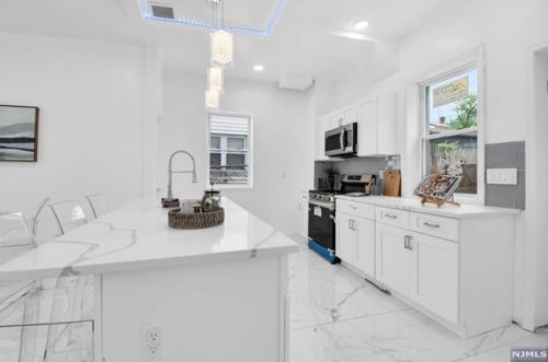 1084 Grove St, Irvington NJ  07111-4123 exterior