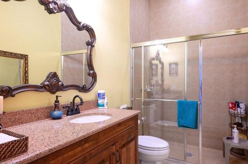 10218 Avonleigh Dr, Bonita Springs FL 34135-7059 exterior