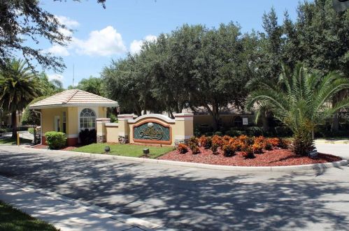 22201 Indian Creek Dr, Kissimmee, FL 34759-5569
