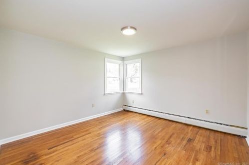 127 Sunset St, Windsor Locks CT  06096-2411 exterior