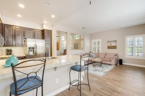 372 Turin St, Calabasas CA  91377-5527 exterior