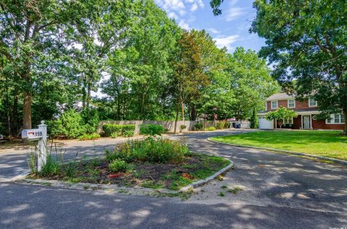 159 Horseblock Rd, South Setauket, NY 11720-4361