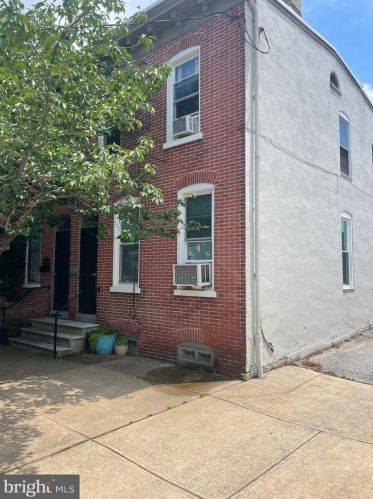1902 Scott St, Wilmington, DE 19806-2358