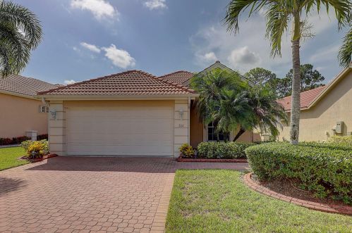 722 Munjack Cir, Fort Pierce, FL 34986-3455
