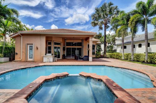8696 Valhalla Dr, Delray Beach FL  33446-9568 exterior