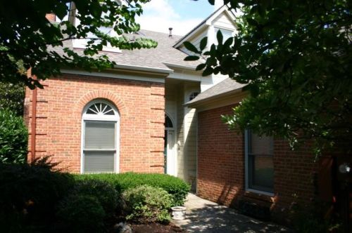 1019 Griffin Gate Dr, Lexington, KY 40511-1343