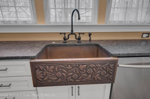 50 Ocean Ave, Monmouth Hills NJ  07732-1410 exterior