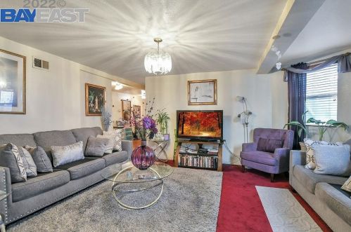 1231 Adeline St, Oakland CA 94607-2810 exterior