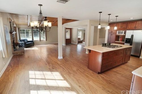 14725 Wright Rd, Santa Clarita, CA 91390-2779