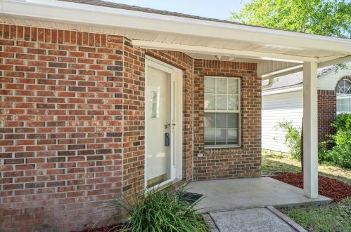 1916 Summer Hills Ln, Fort Walton Beach FL  32547-7036 exterior