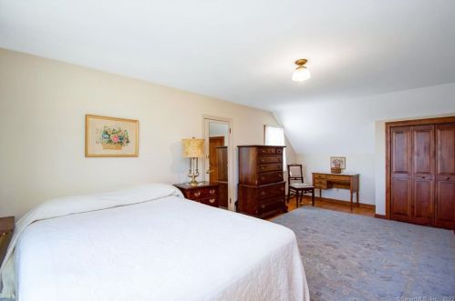 58 Notch Rd, Manchester CT  06043-7421 exterior